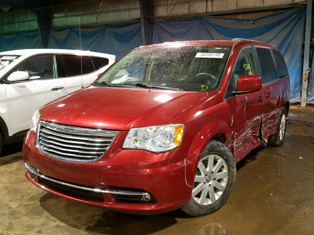 2C4RC1BG4DR801962 - 2013 CHRYSLER TOWN & COU RED photo 2