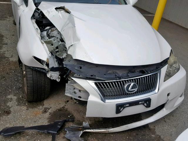 JTHBF5C23A2095241 - 2010 LEXUS IS 250 WHITE photo 9