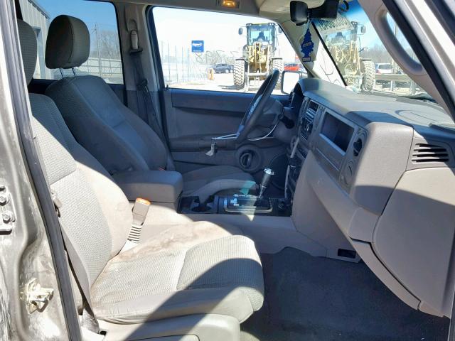 1J8HG48N26C156031 - 2006 JEEP COMMANDER 棕色 照片 5