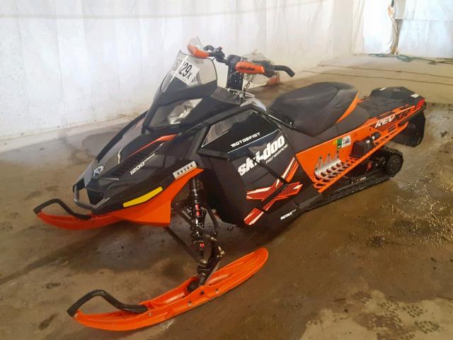 2BPSMMFB9FV000047 - 2015 SKI DOO RENEGADE TWO TONE photo 2