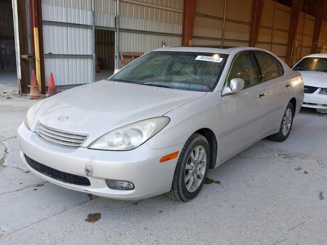 JTHBF30G420071211 - 2002 LEXUS ES 300 WHITE photo 2