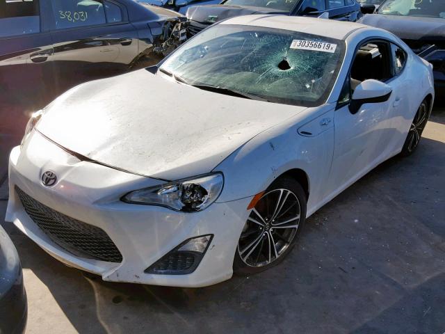 JF1ZNAA17F9702204 - 2015 TOYOTA SCION FR-S WHITE photo 2