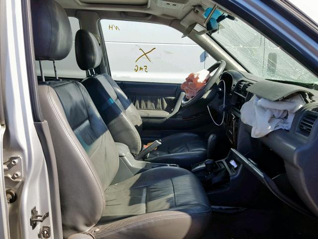 4S6DM58W314403219 - 2001 HONDA PASSPORT E 银色 照片 5