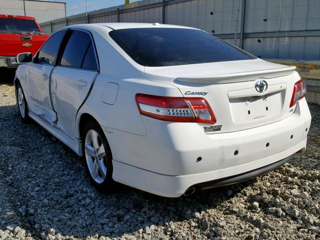 4T1BK3EK2BU623836 - 2011 TOYOTA CAMRY SE WHITE photo 3