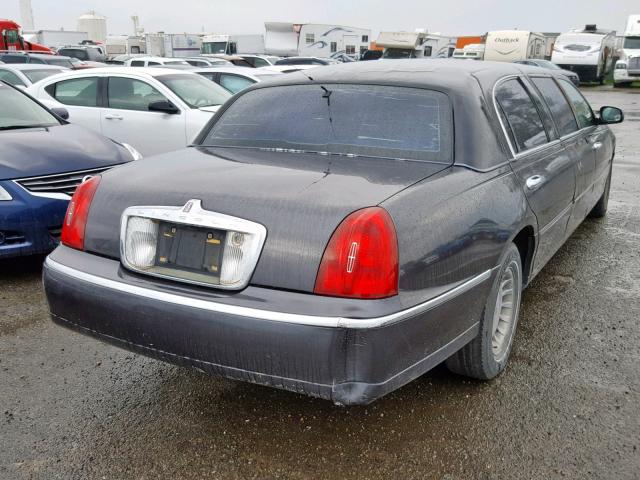 1L1FM81W1YY890759 - 2000 LINCOLN TOWN CAR E GRAY photo 4