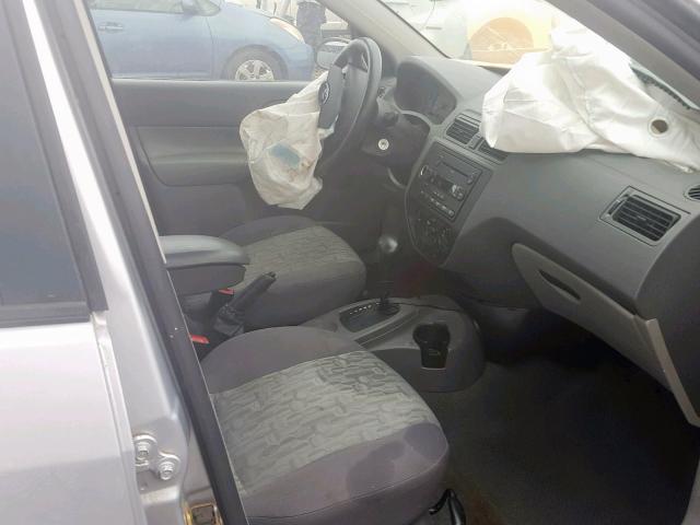 1FAFP34NX5W115471 - 2005 FORD FOCUS ZX4 GRAY photo 5