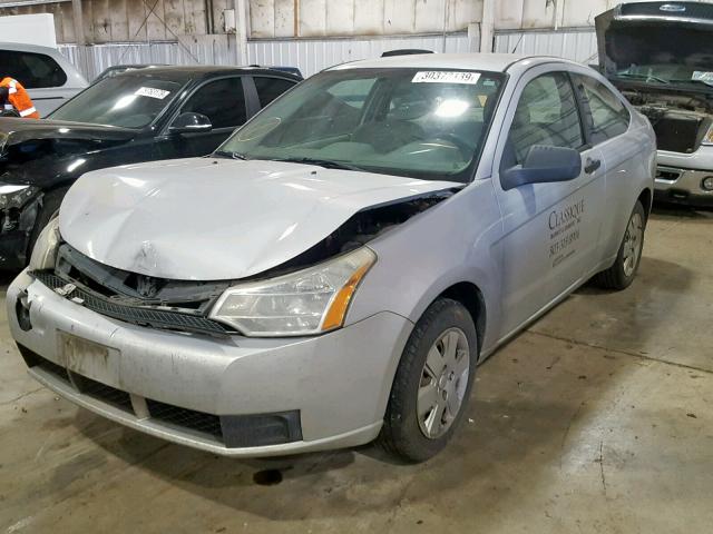 1FAHP32N78W289238 - 2008 FORD FOCUS S/SE SILVER photo 2