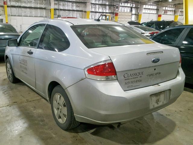 1FAHP32N78W289238 - 2008 FORD FOCUS S/SE SILVER photo 3