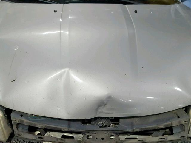 1FAHP32N78W289238 - 2008 FORD FOCUS S/SE SILVER photo 7