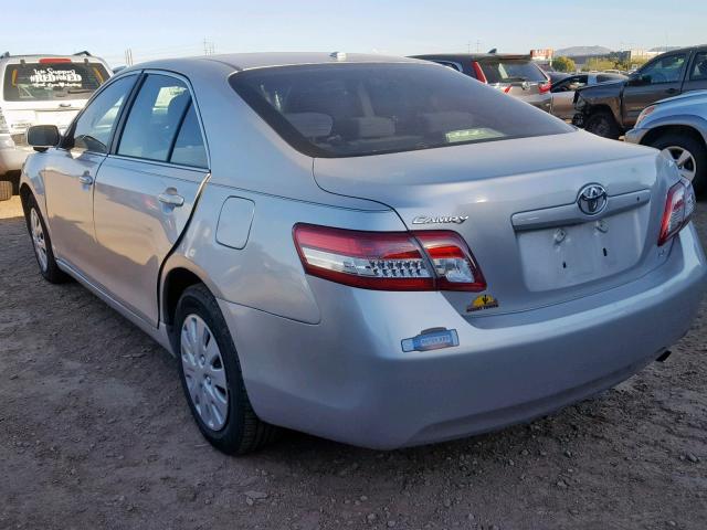 4T1BF3EKXBU129695 - 2011 TOYOTA CAMRY BASE SILVER photo 3