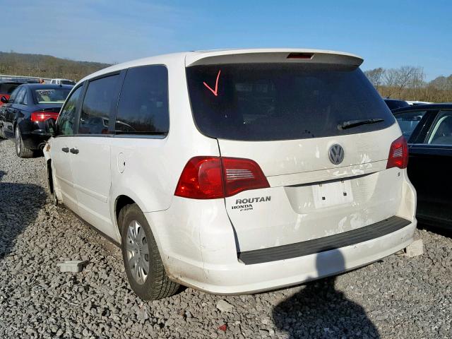 2V4RW4D16AR395251 - 2010 VOLKSWAGEN ROUTAN S WHITE photo 3