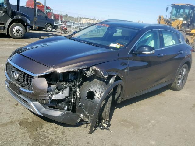 SJKCH5CR2JA044734 - 2018 INFINITI QX30 BASE BROWN photo 2