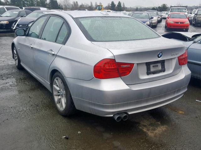 WBAPH5C56BA447759 - 2011 BMW 328 I SULE SILVER photo 3