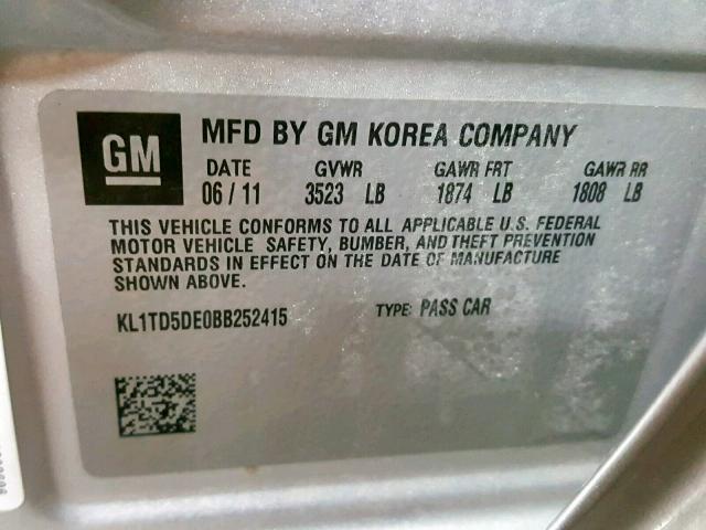 KL1TD5DE0BB252415 - 2011 CHEVROLET AVEO LS SILVER photo 10