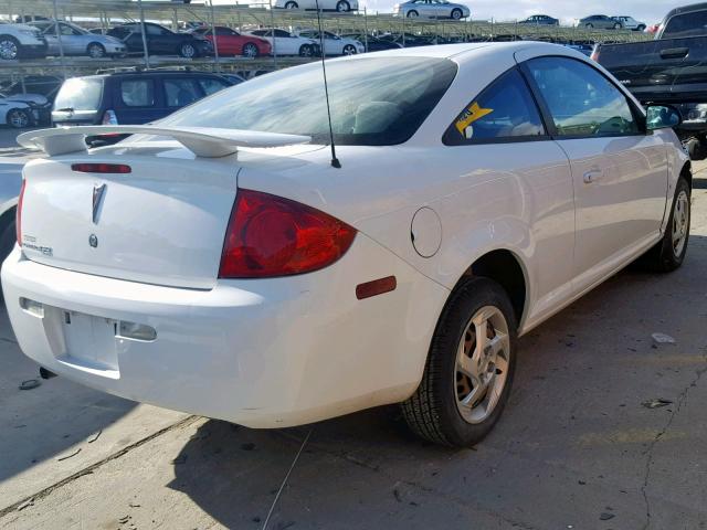 1G2AL15F377276516 - 2007 PONTIAC G5 WHITE photo 4