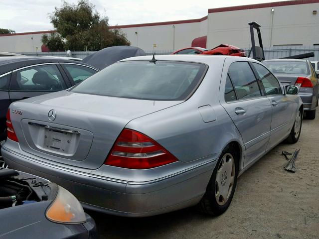 WDBNG75J2YA086928 - 2000 MERCEDES-BENZ S 500 SILVER photo 4