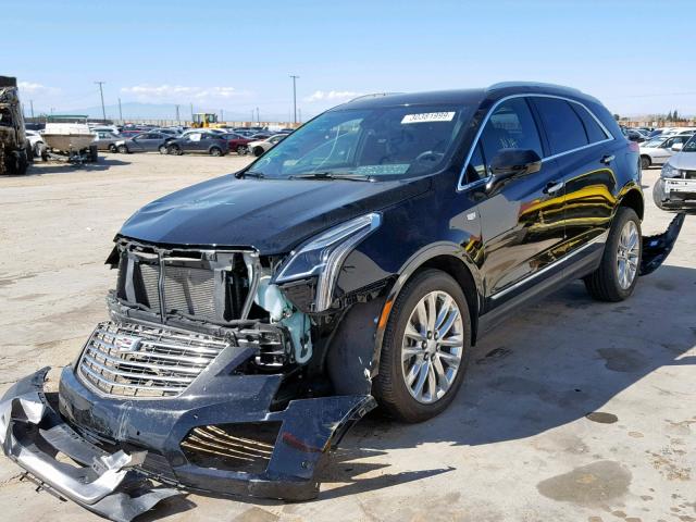 1GYKNFRS8HZ266062 - 2017 CADILLAC XT5 PLATIN BLACK photo 2