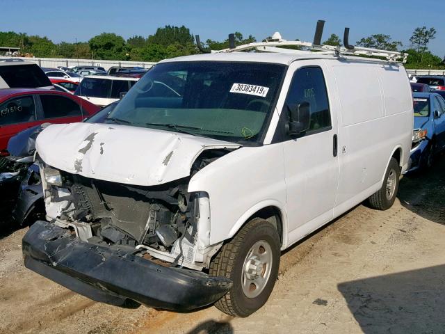 1GCFG15X171163567 - 2007 CHEVROLET EXPRESS G1 WHITE photo 2