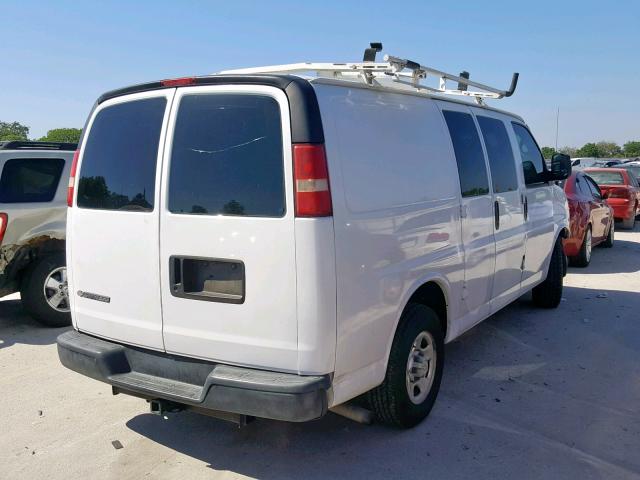 1GCFG15X171163567 - 2007 CHEVROLET EXPRESS G1 WHITE photo 4