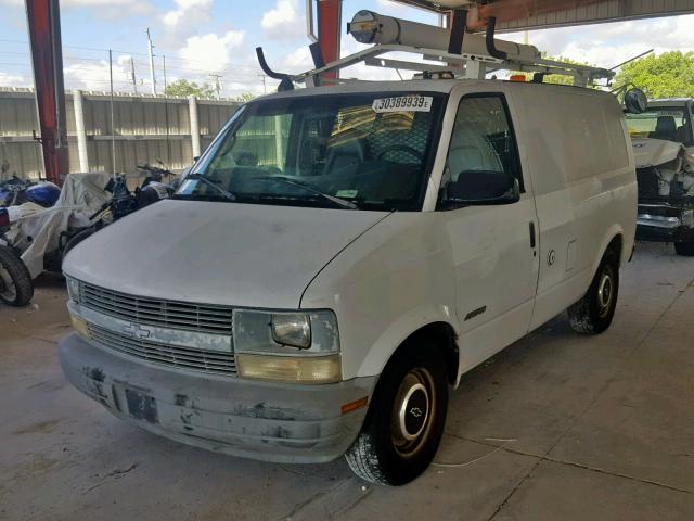 1GCDM19W4WB183807 - 1998 CHEVROLET ASTRO WHITE photo 2