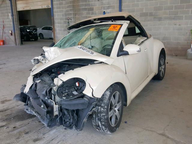 3VWRF31Y66M331101 - 2006 VOLKSWAGEN NEW BEETLE Beige Foto 2