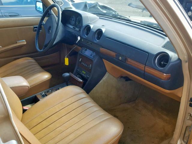 WDBAB33A7EB036511 - 1984 MERCEDES-BENZ 300 DT GOLD photo 5