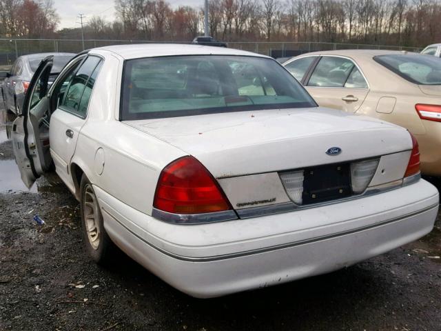 2FAFP74W7WX176122 - 1998 FORD CROWN VICT WHITE photo 3