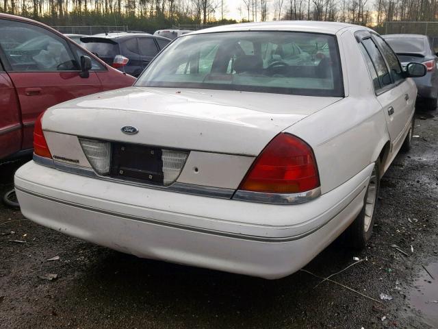 2FAFP74W7WX176122 - 1998 FORD CROWN VICT WHITE photo 4