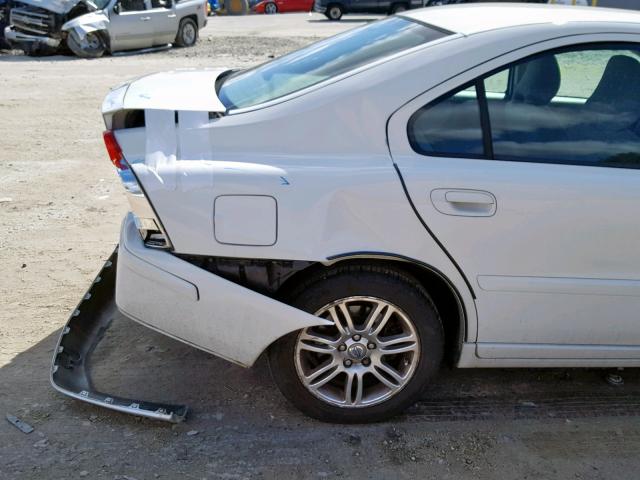 YV1RH592472623566 - 2007 VOLVO S60 2.5T WHITE photo 9