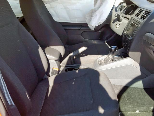 3VW2K7AJ8FM420580 - 2015 VOLKSWAGEN JETTA BASE RED photo 5