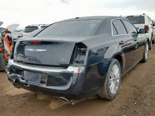 2C3CCARG3DH581087 - 2013 CHRYSLER 300 BLACK photo 4