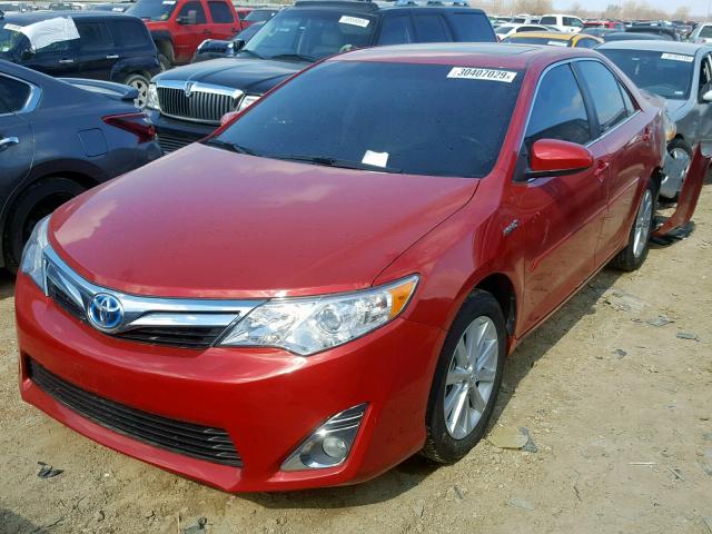 4T1BD1FK6DU083763 - 2013 TOYOTA CAMRY HYBR BURGUNDY photo 2