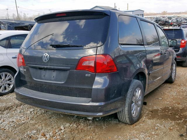 2C4RVABG2CR390702 - 2012 VOLKSWAGEN ROUTAN SE GRAY photo 4