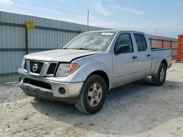 1N6AD09U68C407374 - 2008 NISSAN FRONTIER C SILVER photo 2