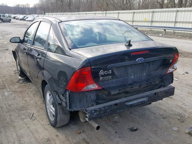 1FAFP34324W132925 - 2004 FORD FOCUS SE C BLACK photo 3