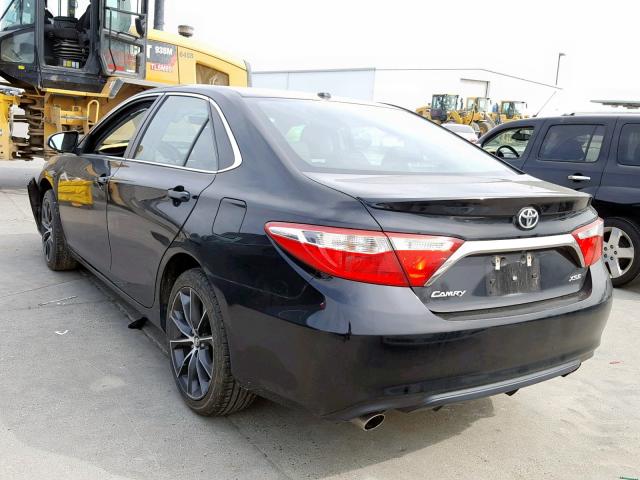 4T1BK1FK7FU554473 - 2015 TOYOTA CAMRY XSE GRAY photo 3