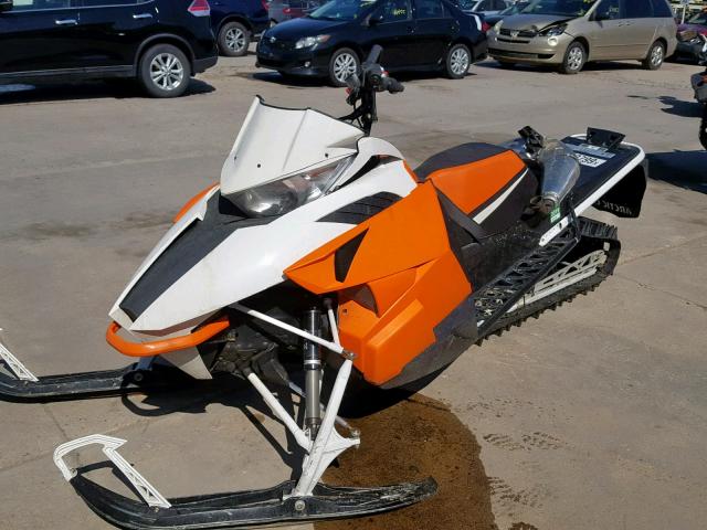 4UF16SNW3GT105323 - 2016 ARCC SNOWMOBILE ORANGE photo 2