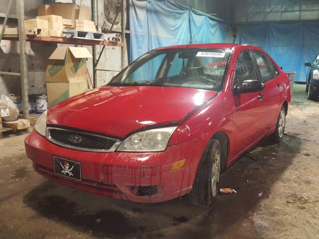 1FAFP34N36W150886 - 2006 FORD FOCUS ZX4 RED photo 2