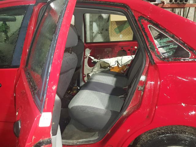 1FAFP34N36W150886 - 2006 FORD FOCUS ZX4 RED photo 6