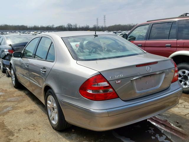 WDBUF65J25A644135 - 2005 MERCEDES-BENZ E 320 GRAY photo 3