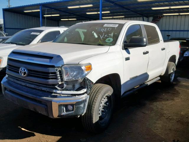 5TFDW5F10EX357612 - 2014 TOYOTA TUNDRA CRE WHITE photo 2