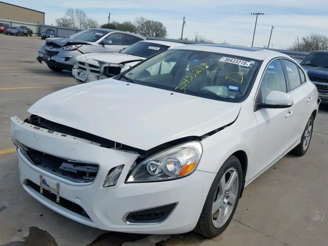 YV1622FS2C2114643 - 2012 VOLVO S60 T5 WHITE photo 2