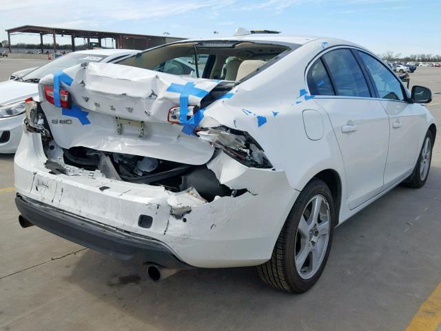 YV1622FS2C2114643 - 2012 VOLVO S60 T5 WHITE photo 4