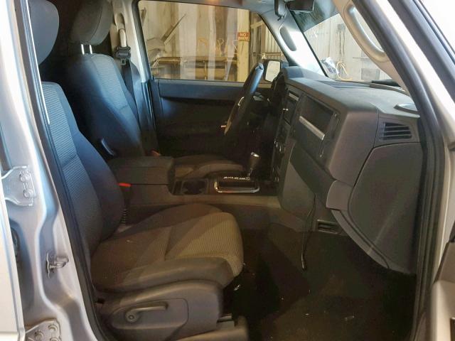 1J8HH48K08C162366 - 2008 JEEP COMMANDER SILVER photo 5