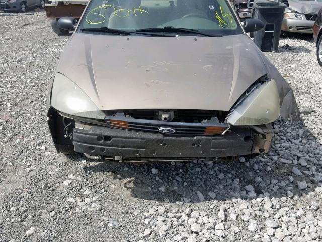 1FAFP34334W174505 - 2004 FORD FOCUS SE C GOLD photo 9