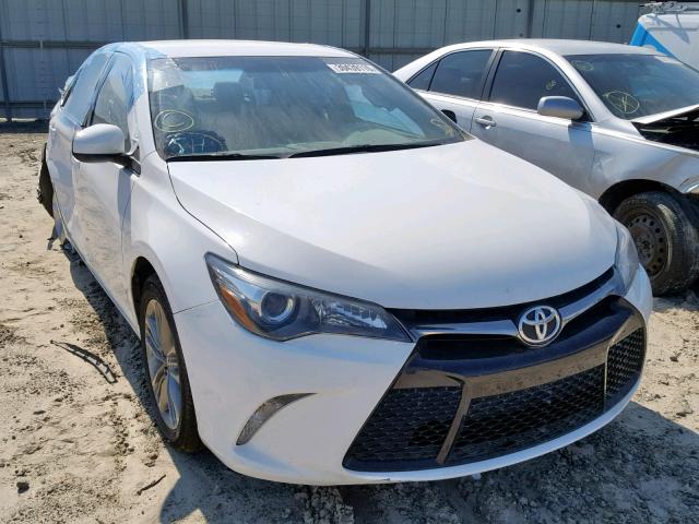 4T1BF1FKXGU142392 - 2016 TOYOTA CAMRY LE თეთრი ფოტო 1