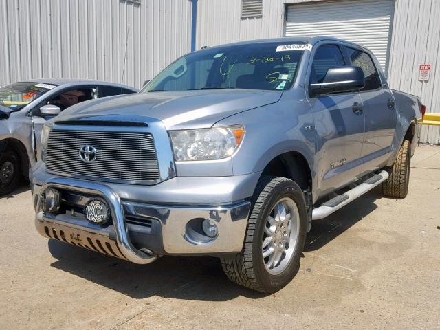 5TFEM5F12BX022499 - 2011 TOYOTA TUNDRA CRE SILVER photo 2