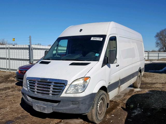 WDYPE845585330255 - 2008 FREIGHTLINER SPRINTER 2 WHITE photo 2