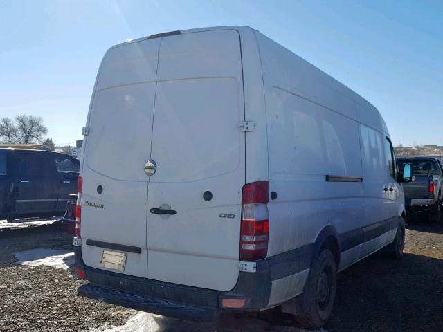 WDYPE845585330255 - 2008 FREIGHTLINER SPRINTER 2 WHITE photo 4