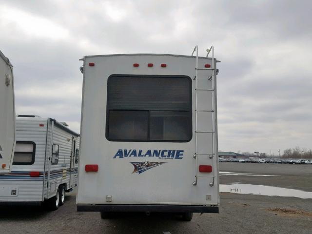 4YDF34024BE760445 - 2011 KEYSTONE AVALANCHE WHITE photo 5